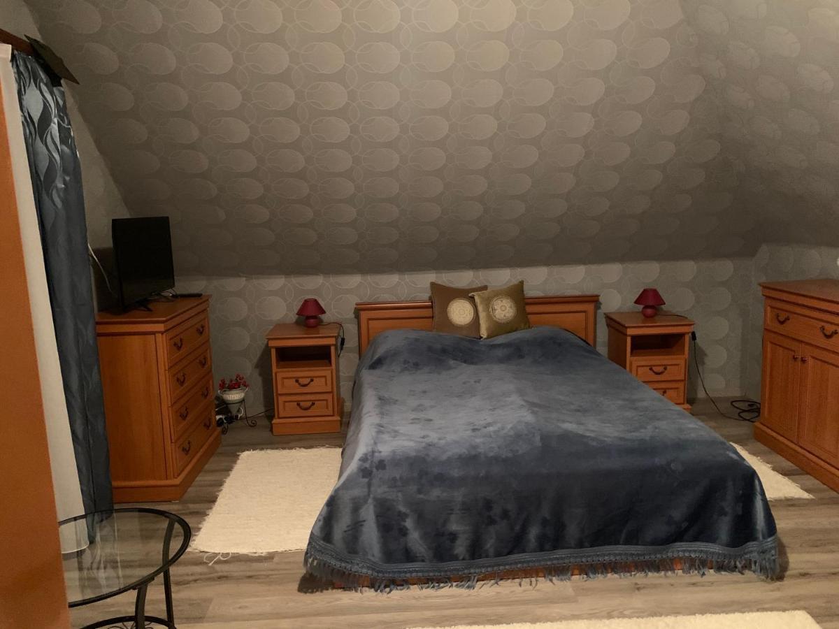 Bakonyi Mamutfenyő Vendégház Tés Exterior foto