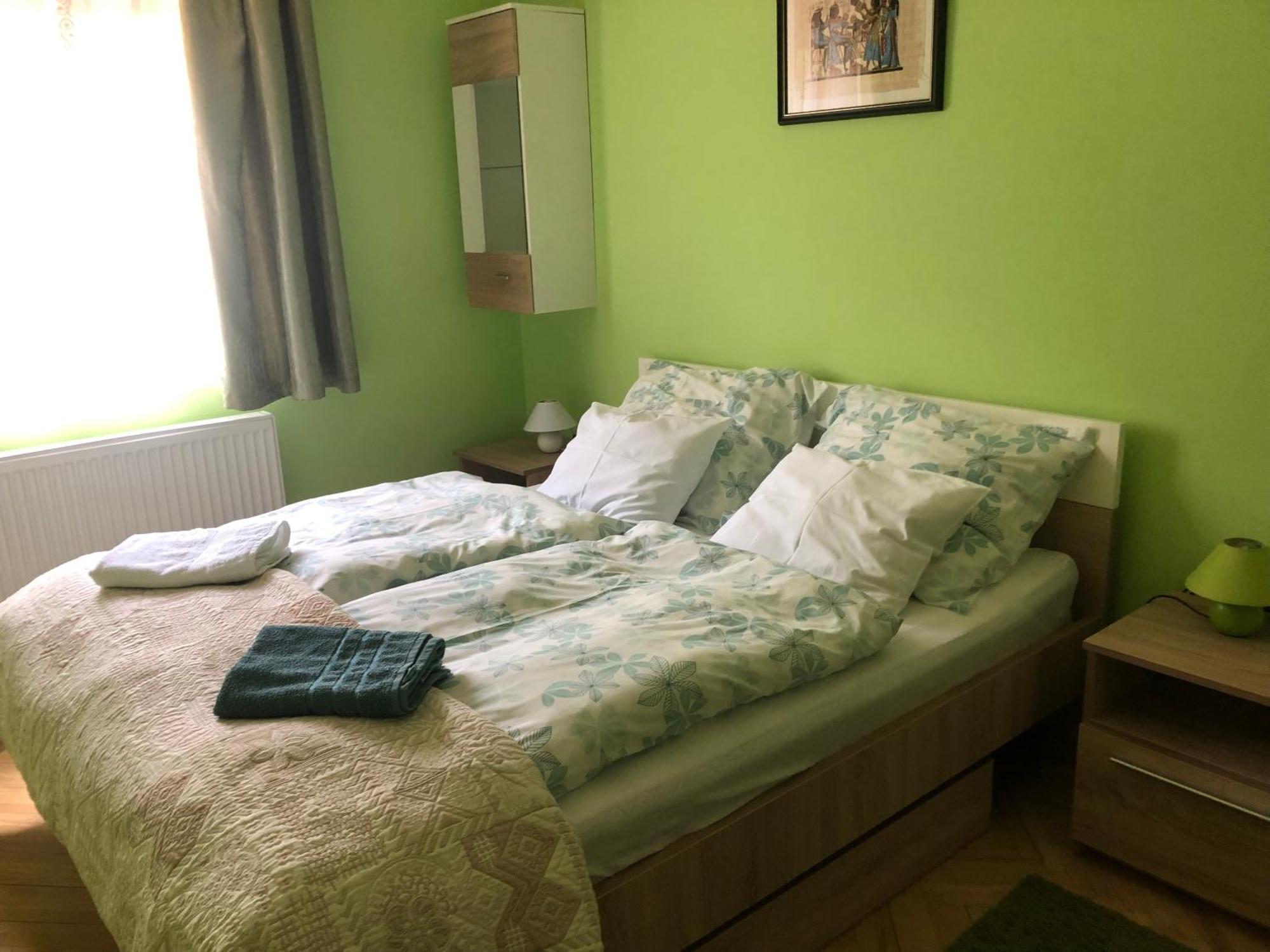 Bakonyi Mamutfenyő Vendégház Tés Exterior foto